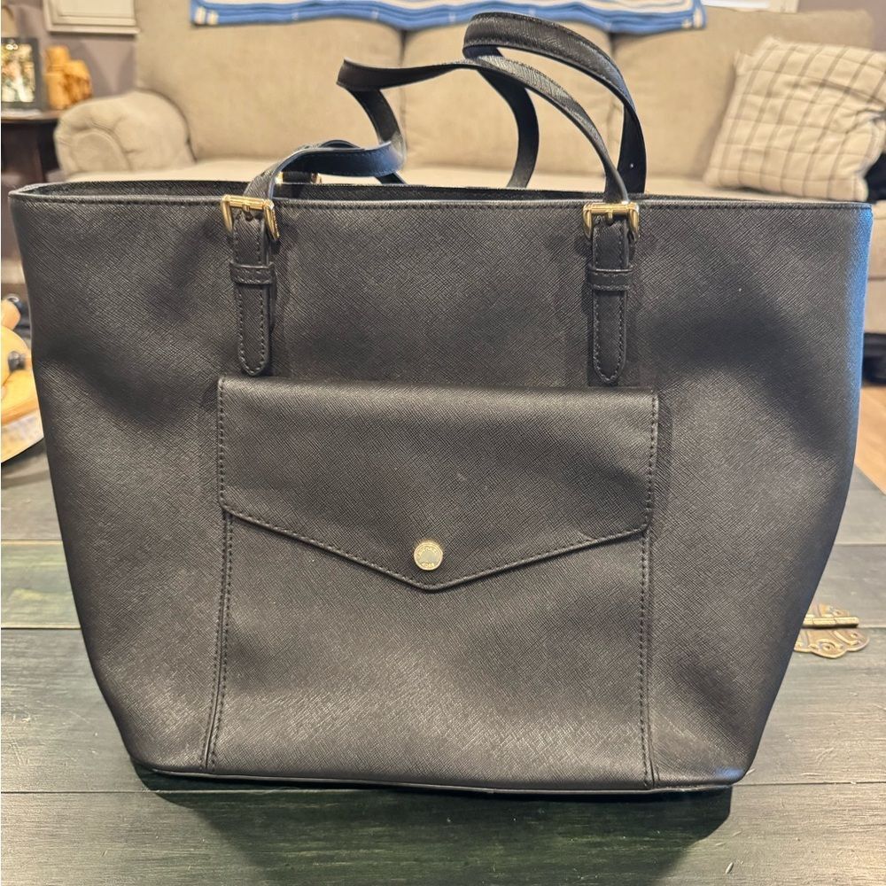 Michael Kors Jet Set pocket front tote bag in black Saffiano leather